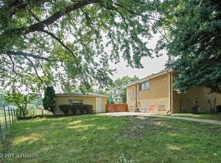 725 N Rozanne Dr, Addison, IL 60101