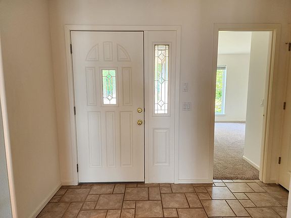 5th image of 1289 Beach Dr