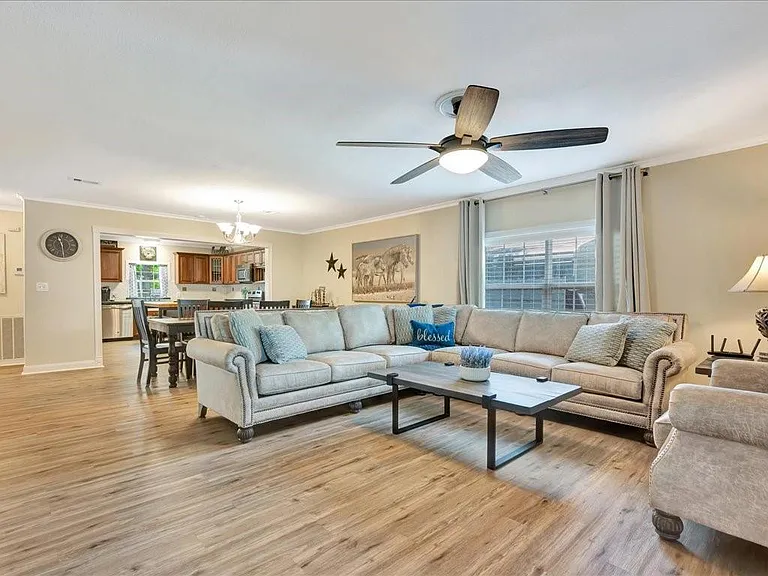 683 Water View Dr — Photo 13