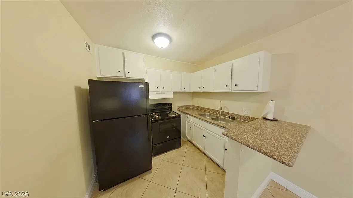 512 N Circle Dr — Photo 3