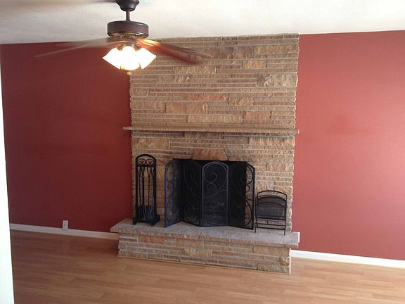 2nd image of 805 Bonita Ave