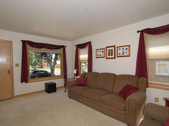 5th image of 3227 W Lakefield Dr