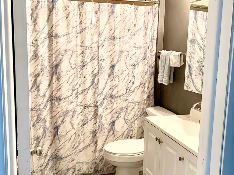 Main bathroom