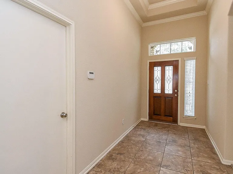 4215 Mill Oaks Dr — Photo 4