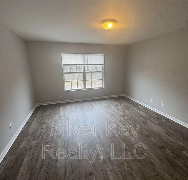 220 Willow Creek Dr #8 — Photo 6