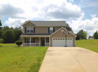 454 Silver Thorne Dr, Wellford, SC 29385