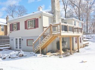 102 Dupont Ave, Hopatcong, NJ 07843