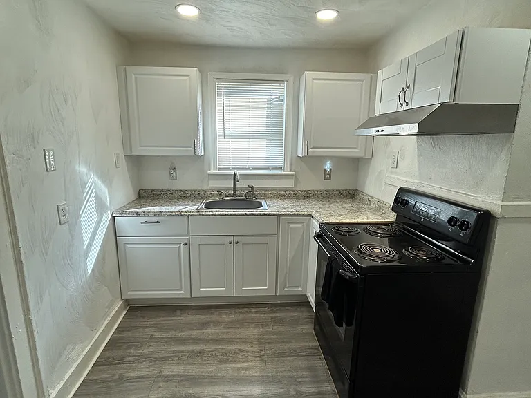 1115 6th St #1 — Photo 5