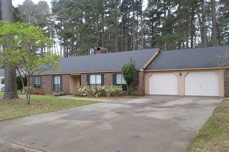 1st image of 13 Woodlawn Dr