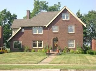 19 W Schaaf Rd, Brooklyn Heights, OH 44131