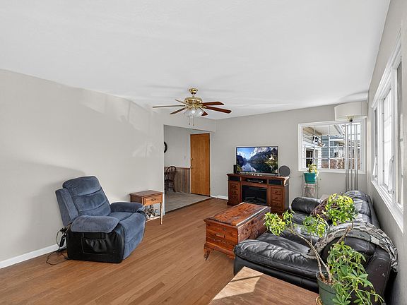 4th image of 2609 Anzio Ave