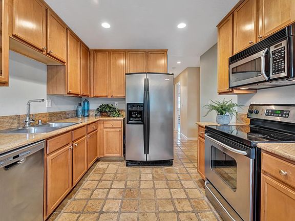2nd image of 300 Union Ave APT 9