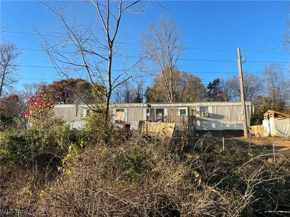 101 Kenwood St, Parkersburg, WV 26104