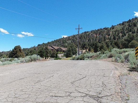 5th image of 3232 Highland Way