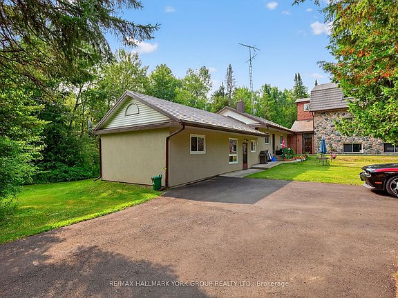 3rd image of 245 Davis Dr