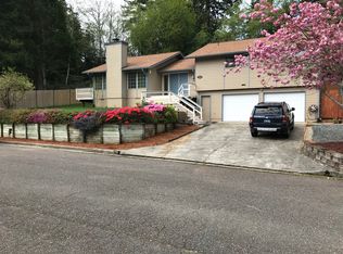 3790 Spruce St, North Bend, OR 97459