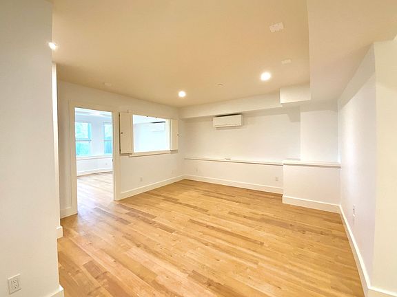 5th image of 1436-1446 Waller St #1444C