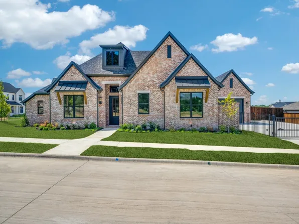 301 Fairmount Ct, Denton, TX 76210