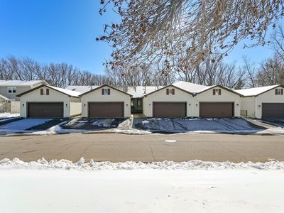 6742 Gretchen Ln N, Oakdale, MN, 55128