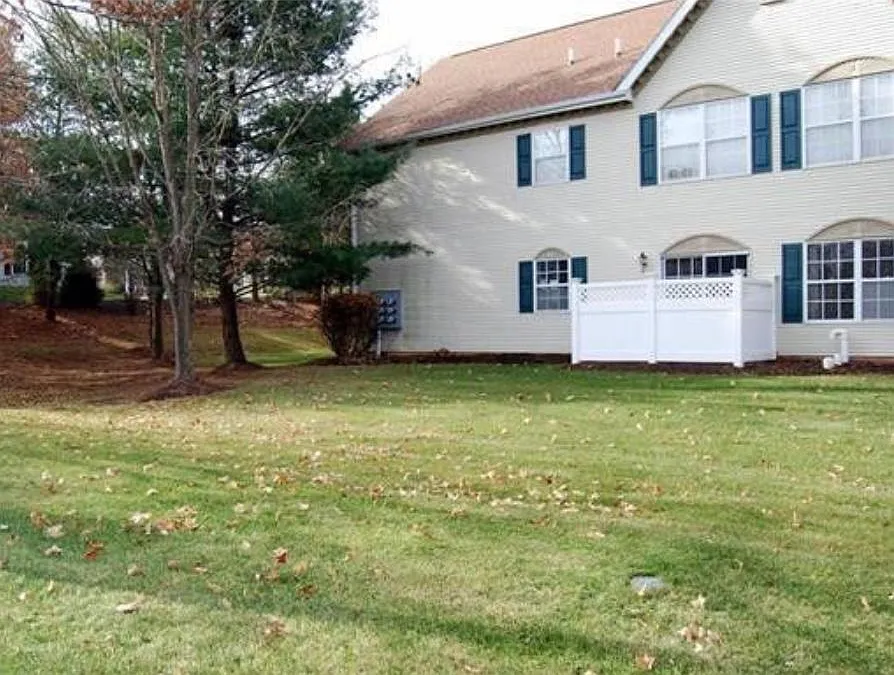 2 bed, 1263 sqft, $2,300 — Photo 2