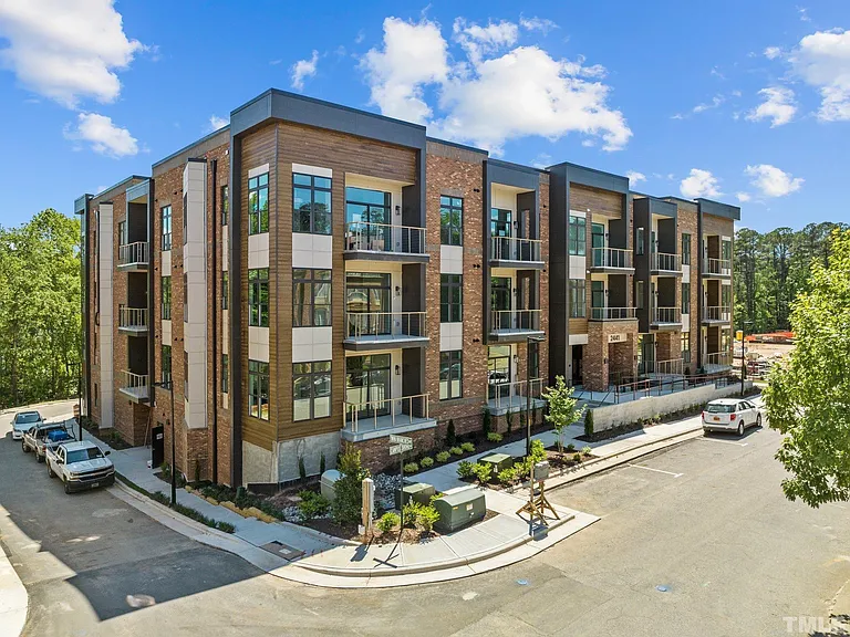 2441 Campus Shore Dr #109-A — Photo 2