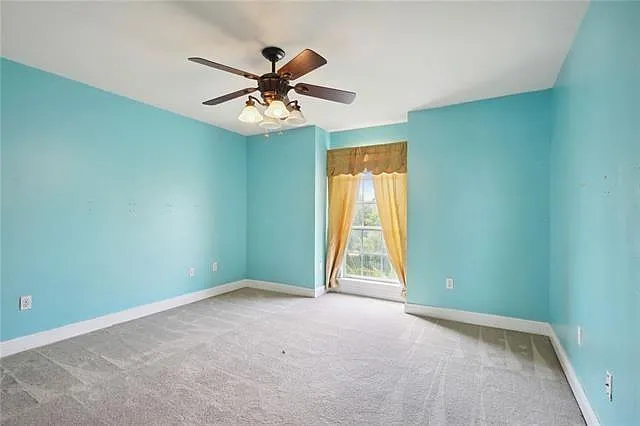 305 Charles Ct — Photo 14