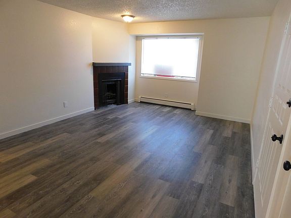 3rd image of 568 Dawn Ct Unit 3