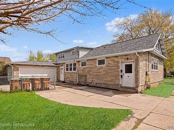 2nd image of 30 Meadowlawn Rd