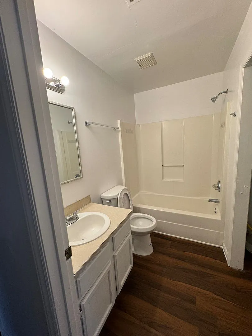 Room in 3 Bedroom Home at Gera Emma Dr — Photo 2