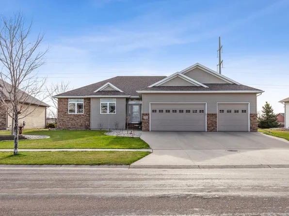 4274 58th St S, Fargo, ND 58104
