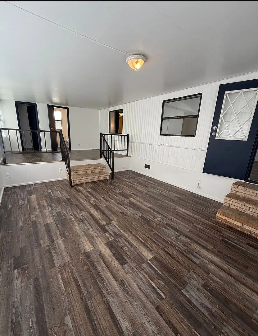 Three bedroom two bath manufactured home — Photo 2