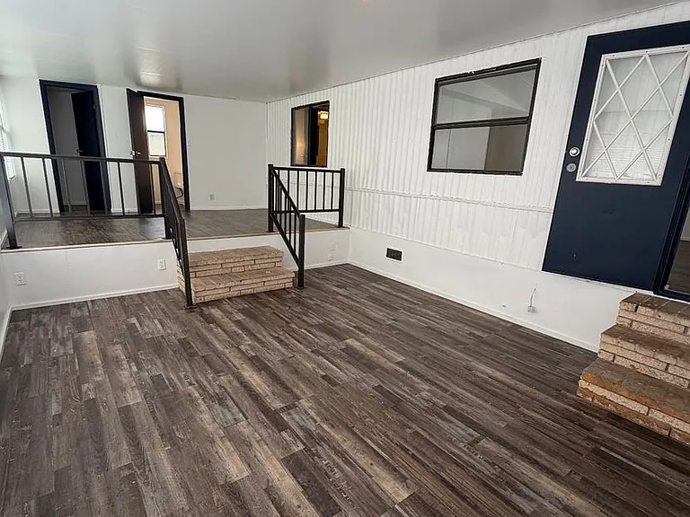 54 Sunset Cir — Photo 2