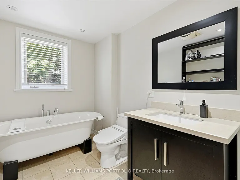 222 Hillsdale Ave E — Photo 28