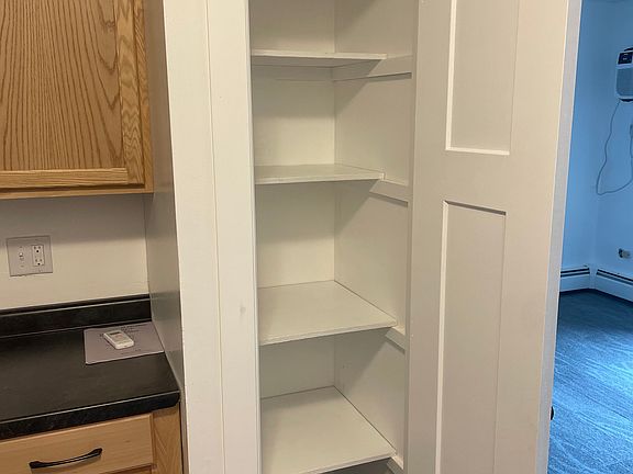 4th image of 211 E Main St APT 4