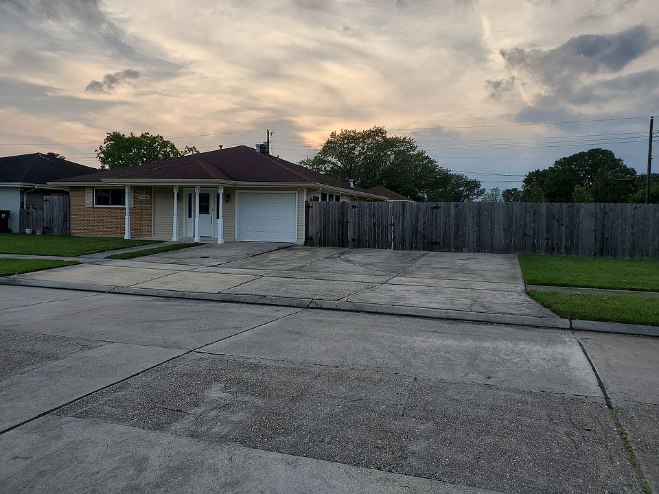 1st image of 2408 Charles Dr