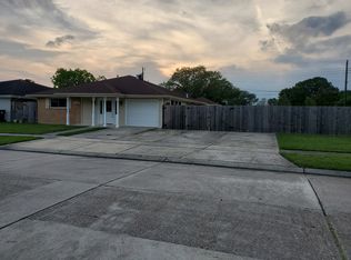 2408 Charles Dr, Chalmette, LA 70043
