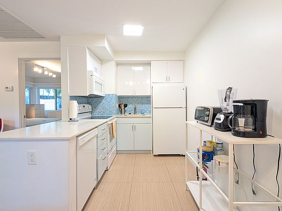 3rd image of 4324 N Ocean Dr #4