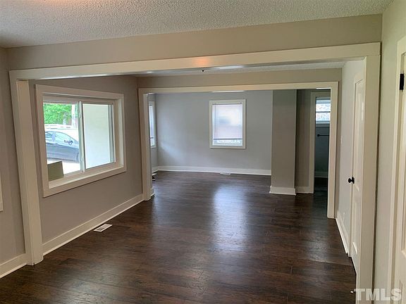 5th image of 518 Elmira Ave