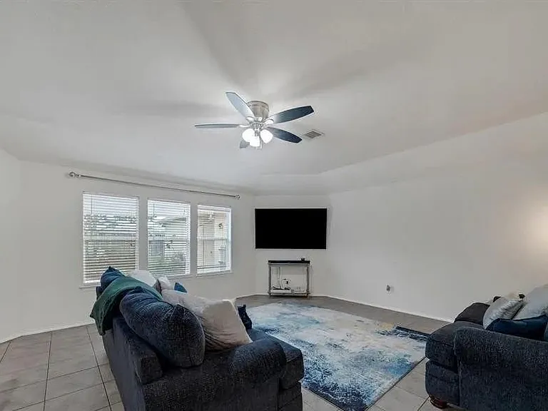 2507 Rustic Trail Ln — Photo 8