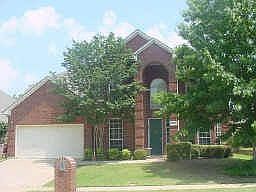 SOUTHWEST ARLINGTON ELEGANCE ADJACENT TO GREENBELT