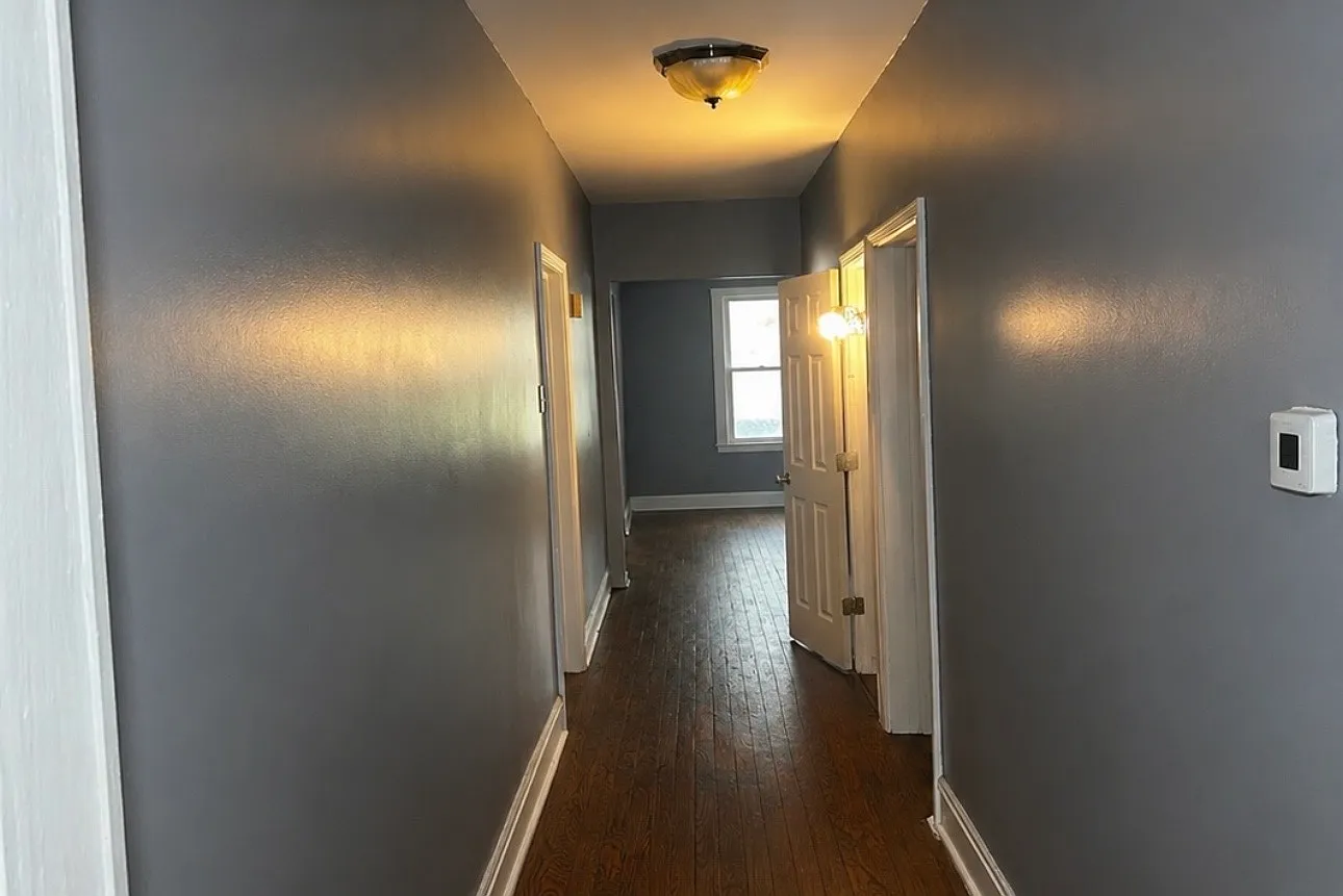2 bed, 900 sqft, $1,600 — Photo 1