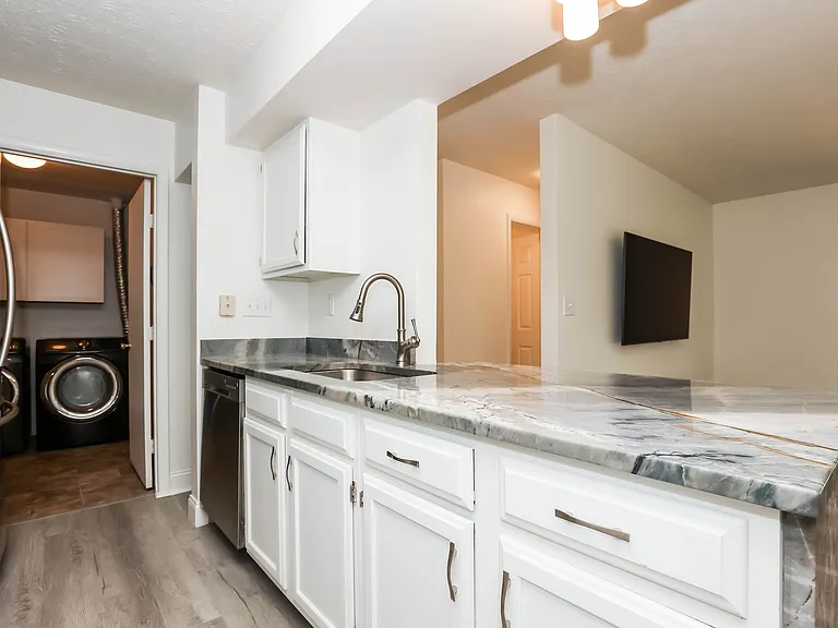 8839 Eagleview Dr #4 — Photo 6