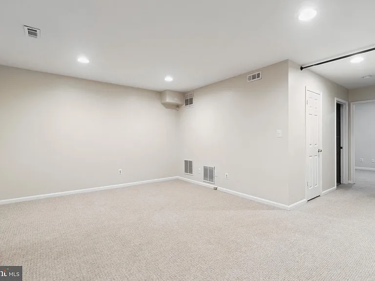 524 Kinsale Rd — Photo 19