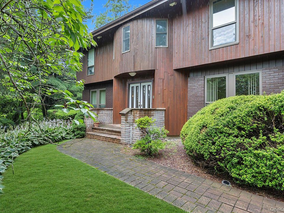 1st image of 17 Calumet Drive
