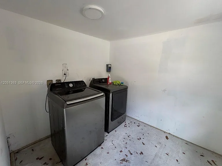 1872 NW 1st St #3 — Photo 7
