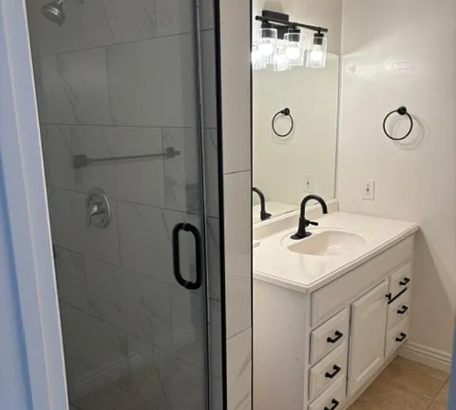 4-1170 Rutland Rd #4 — Photo 3