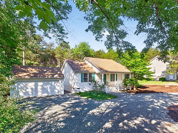 3rd image of 339 Jefferson Dr