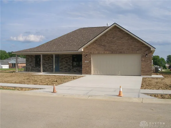 231 Goldenrod Dr, Eaton, OH 45320