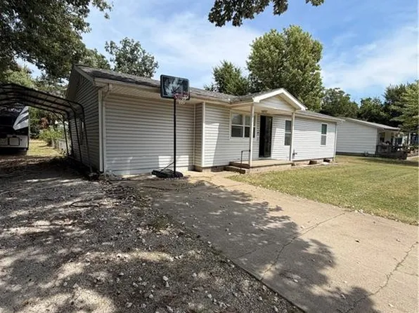 1329 Elliott Ave, Parsons, KS 67357