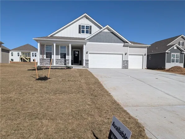 20762 W 188th Ter, Spring Hill, KS 66083